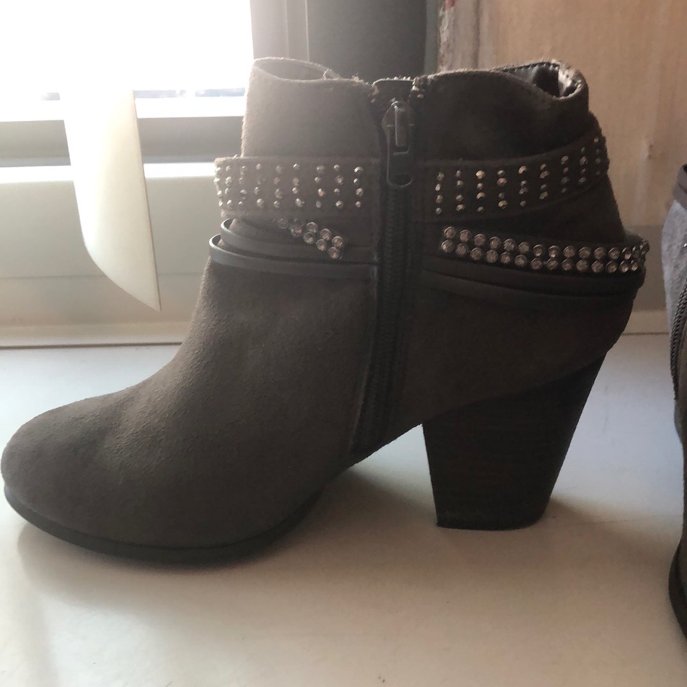 Boots - Picture 2 of 4